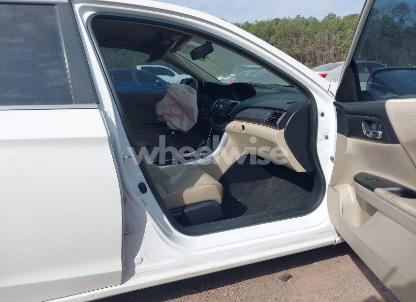 Photo 5 of 2015 Honda Accord LX (VIN 1HGCR2F38FA068566)