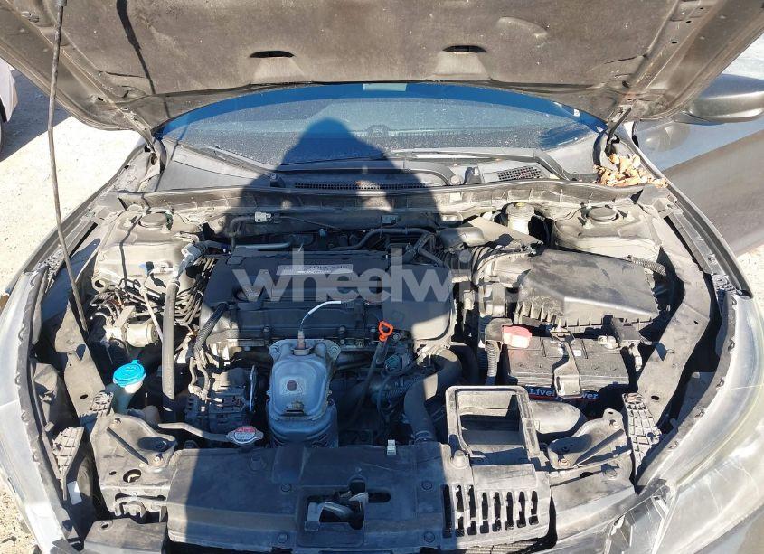 Photo 10 of 2015 Honda Accord LX (VIN 1HGCR2F38FA103395)