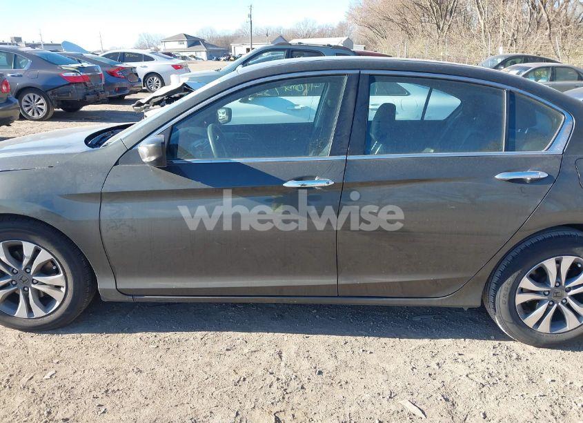 Photo 14 of 2015 Honda Accord LX (VIN 1HGCR2F38FA103395)