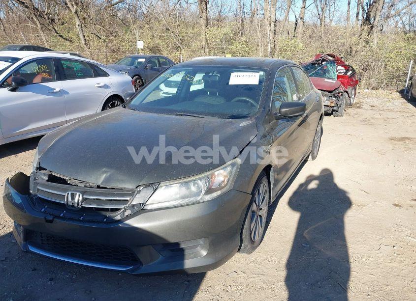 Photo 2 of 2015 Honda Accord LX (VIN 1HGCR2F38FA103395)