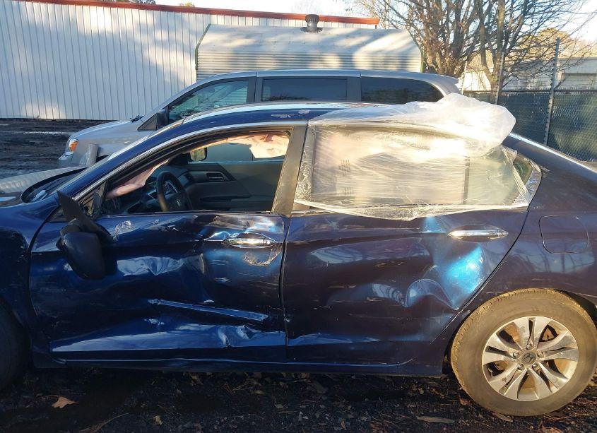 Photo 14 of 2015 Honda Accord LX (VIN 1HGCR2F38FA127714)