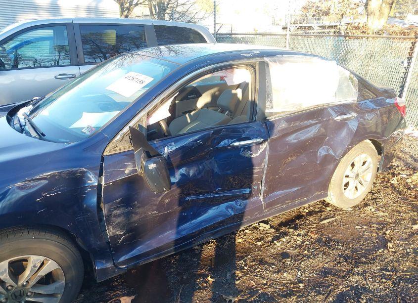 Photo 6 of 2015 Honda Accord LX (VIN 1HGCR2F38FA127714)