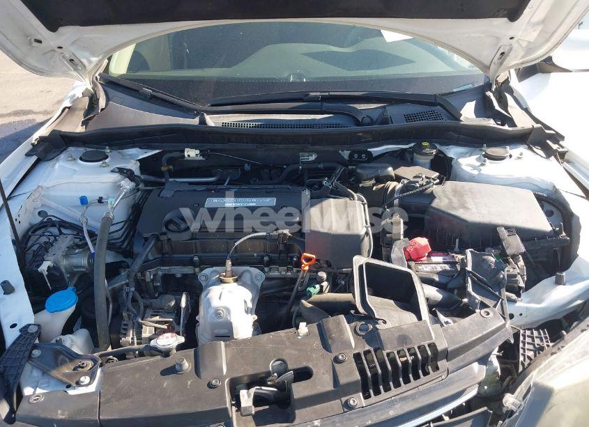 Photo 10 of 2015 Honda Accord LX (VIN 1HGCR2F38FA128703)