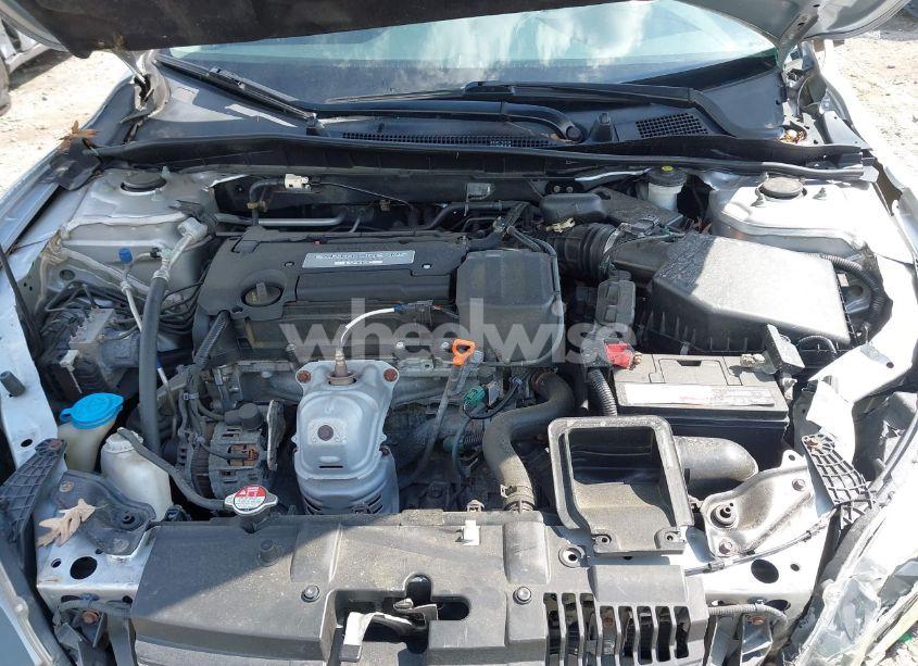 Photo 10 of 2015 Honda Accord LX (VIN 1HGCR2F38FA187136)