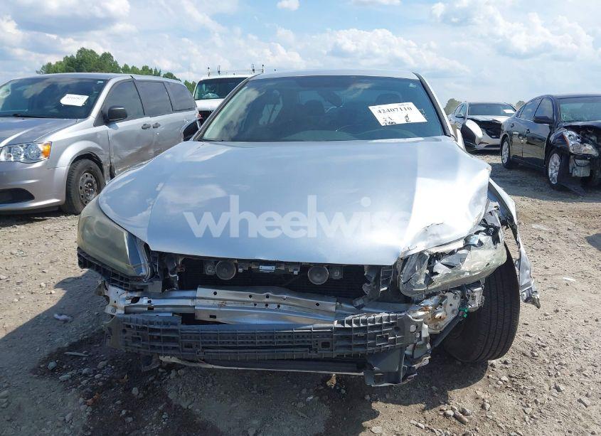 Photo 13 of 2015 Honda Accord LX (VIN 1HGCR2F38FA187136)