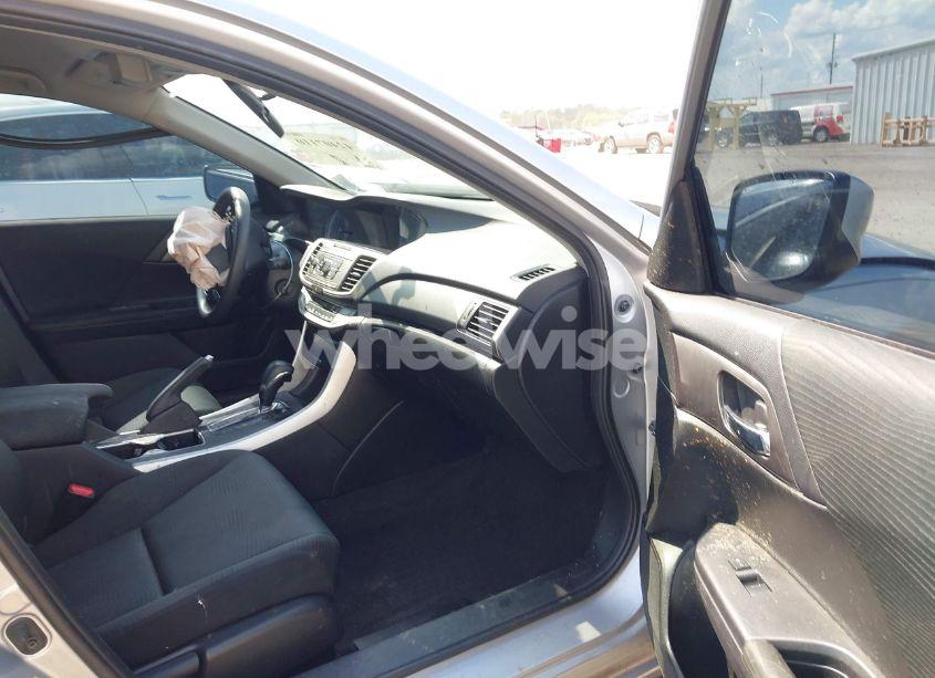 Photo 5 of 2015 Honda Accord LX (VIN 1HGCR2F38FA187136)