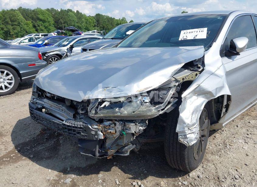 Photo 6 of 2015 Honda Accord LX (VIN 1HGCR2F38FA187136)