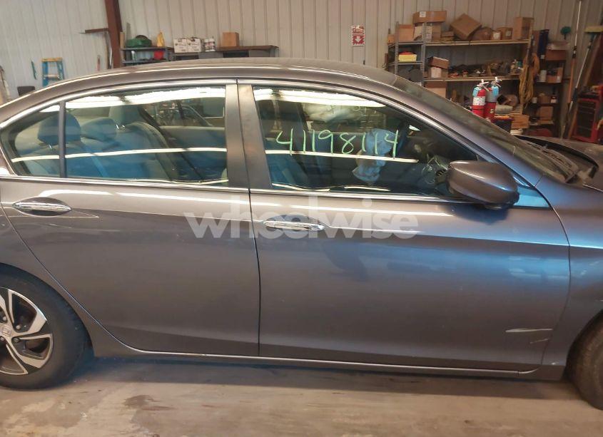 Photo 14 of 2016 Honda Accord LX (VIN 1HGCR2F38GA084042)