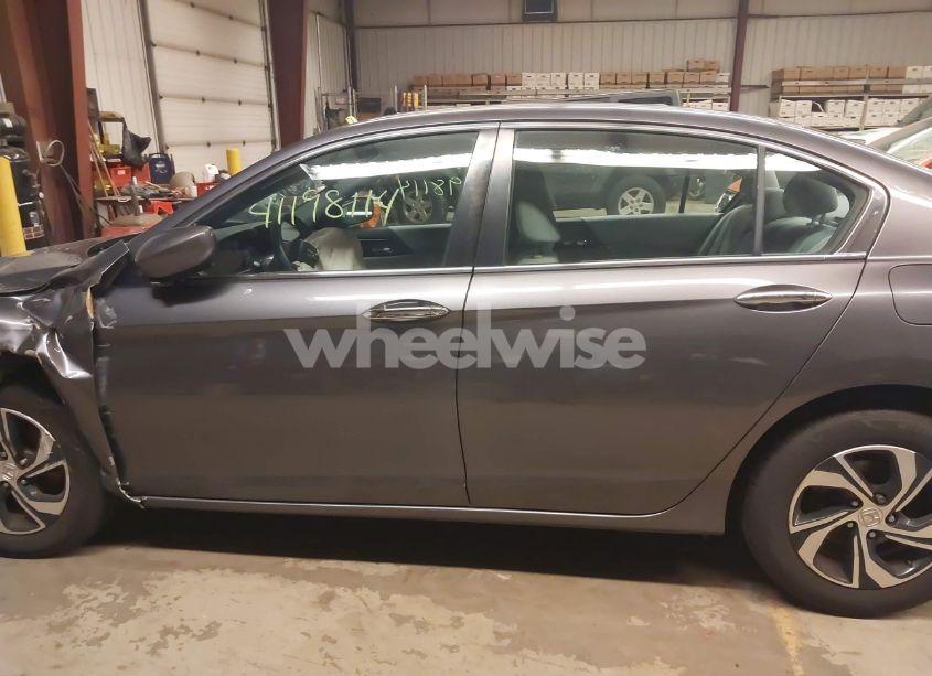 Photo 15 of 2016 Honda Accord LX (VIN 1HGCR2F38GA084042)