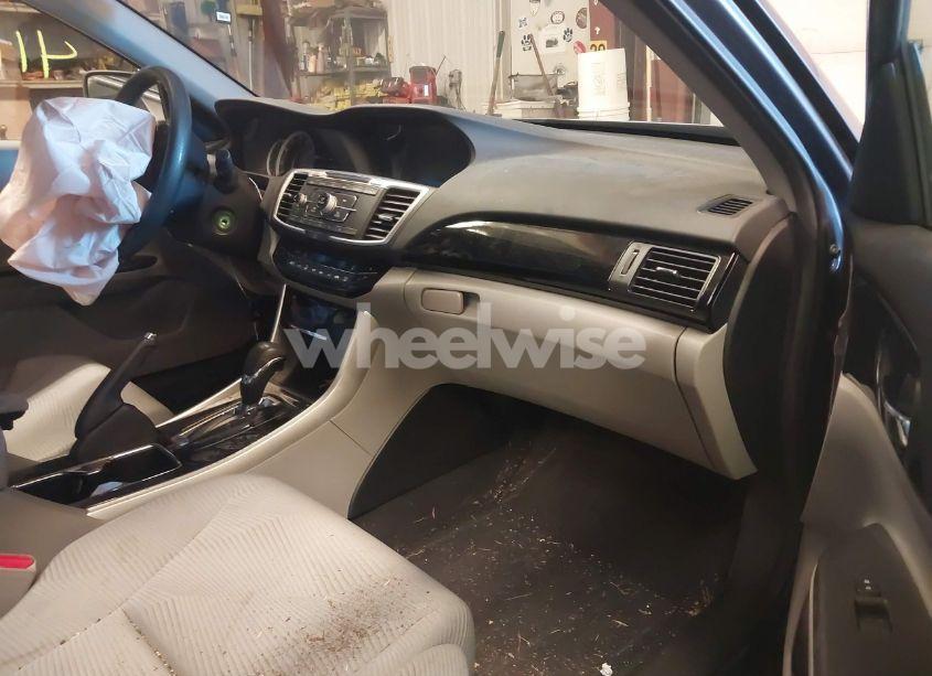 Photo 5 of 2016 Honda Accord LX (VIN 1HGCR2F38GA084042)