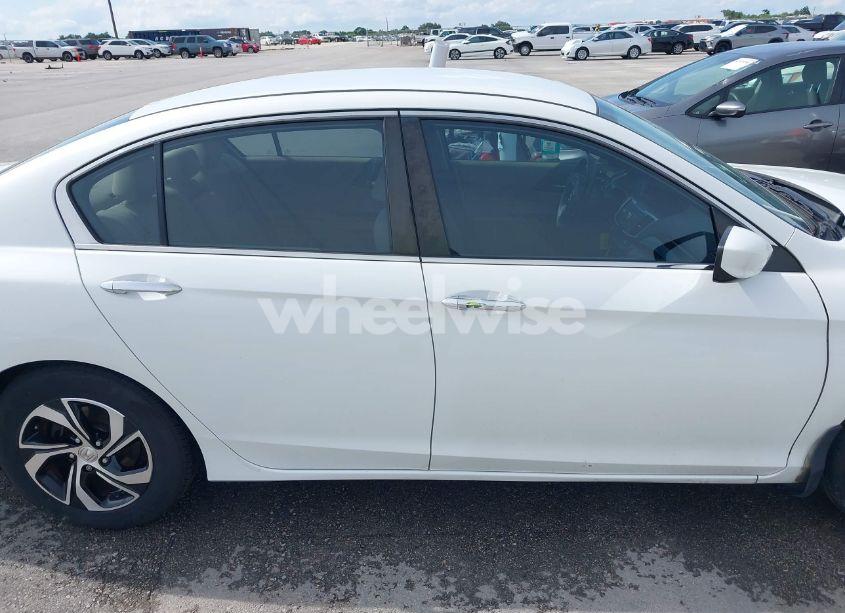 Photo 14 of 2016 Honda Accord LX (VIN 1HGCR2F38GA118092)