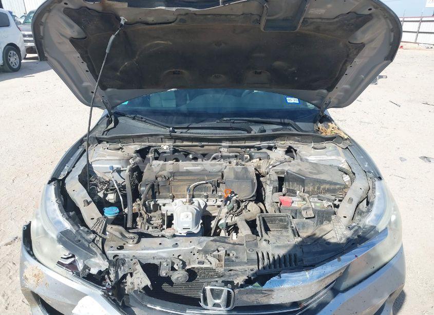 Photo 10 of 2016 Honda Accord LX (VIN 1HGCR2F38GA168233)