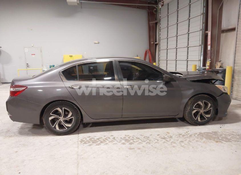 Photo 13 of 2016 Honda Accord LX (VIN 1HGCR2F38GA194363)