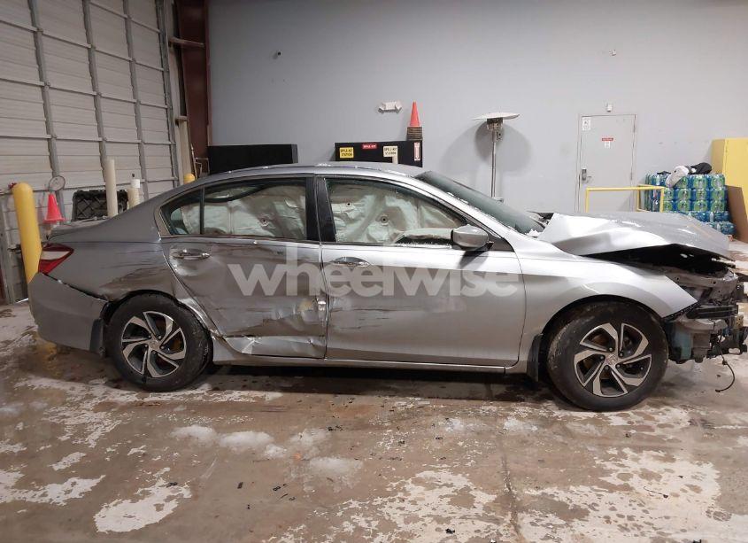 Photo 14 of 2017 Honda Accord LX (VIN 1HGCR2F38HA107062)