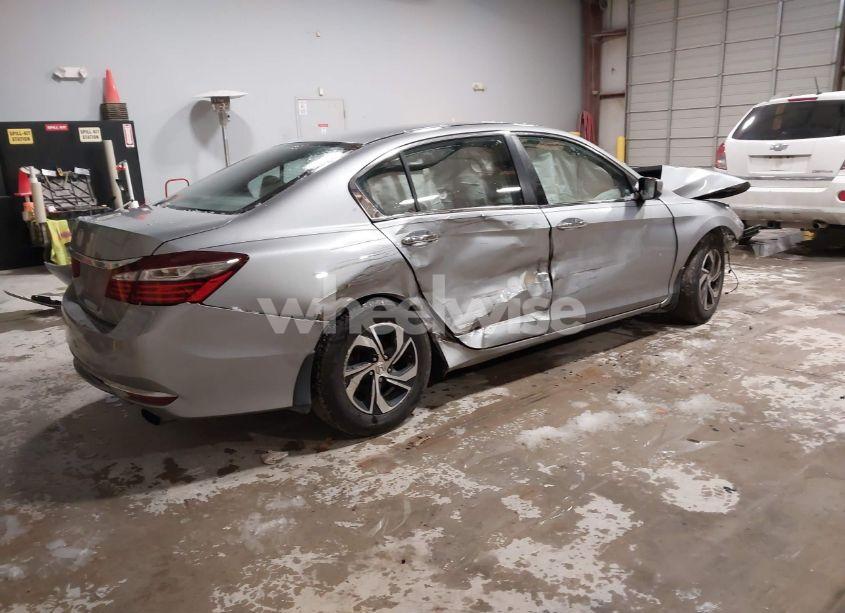 Photo 4 of 2017 Honda Accord LX (VIN 1HGCR2F38HA107062)