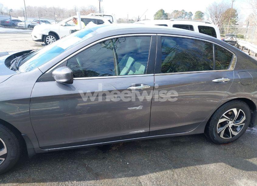 Photo 15 of 2017 Honda Accord LX (VIN 1HGCR2F38HA112732)