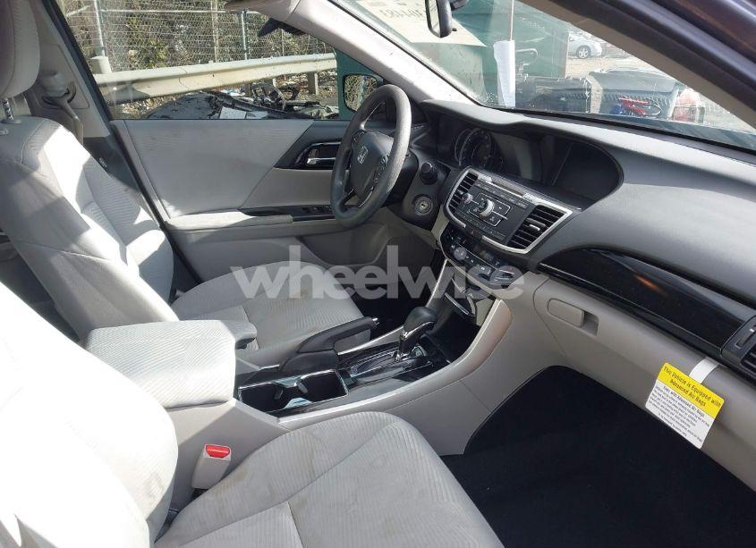 Photo 5 of 2017 Honda Accord LX (VIN 1HGCR2F38HA112732)