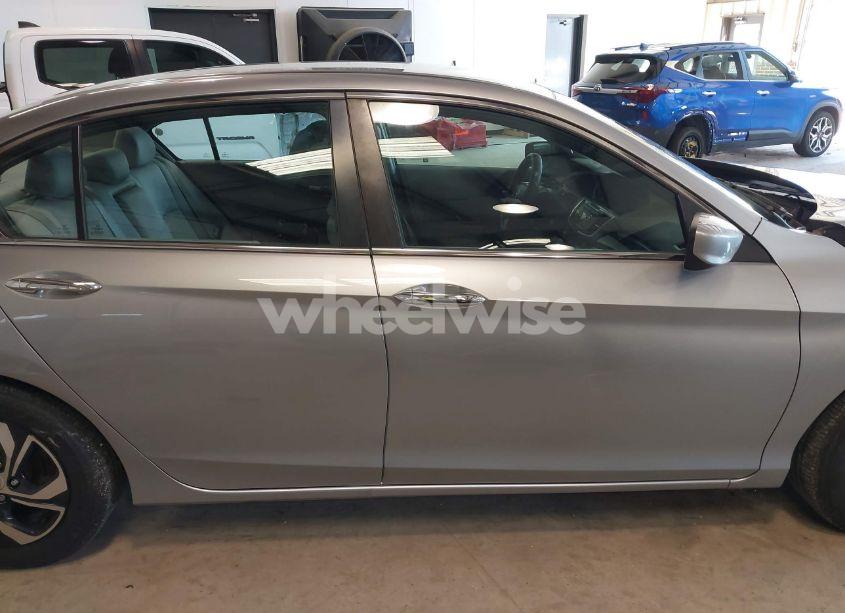 Photo 13 of 2017 Honda Accord LX (VIN 1HGCR2F38HA115016)