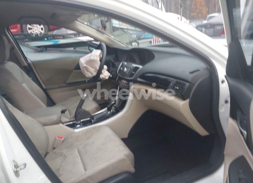 Photo 5 of 2017 Honda Accord LX (VIN 1HGCR2F38HA140725)