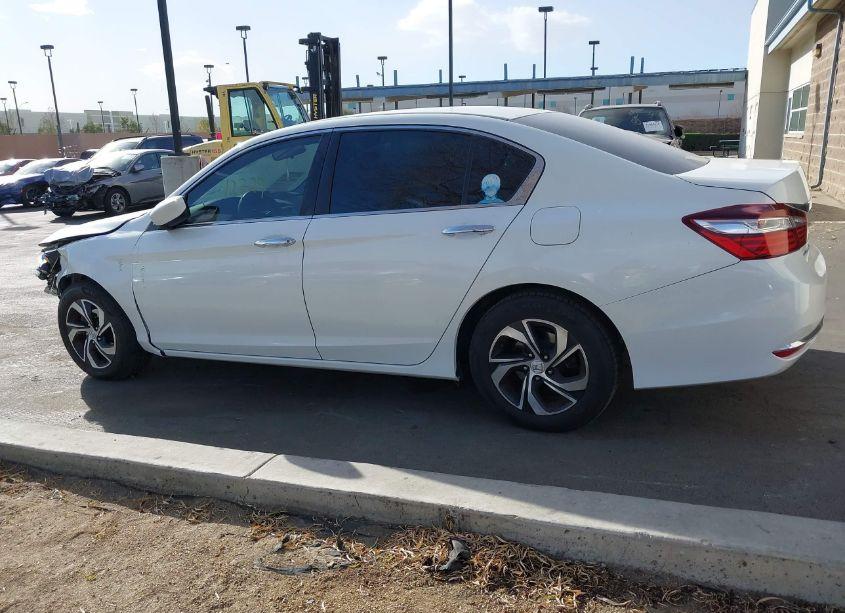 Photo 15 of 2017 Honda Accord LX (VIN 1HGCR2F38HA165902)