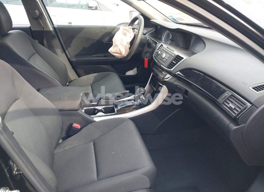 Photo 5 of 2017 Honda Accord LX (VIN 1HGCR2F38HA181954)