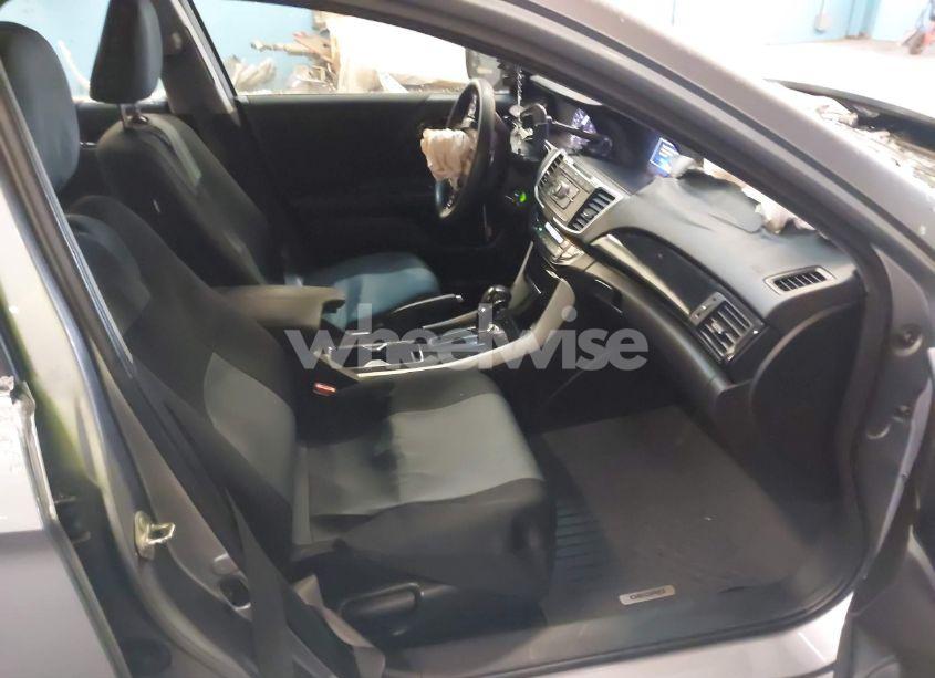 Photo 5 of 2017 Honda Accord LX (VIN 1HGCR2F38HA232630)