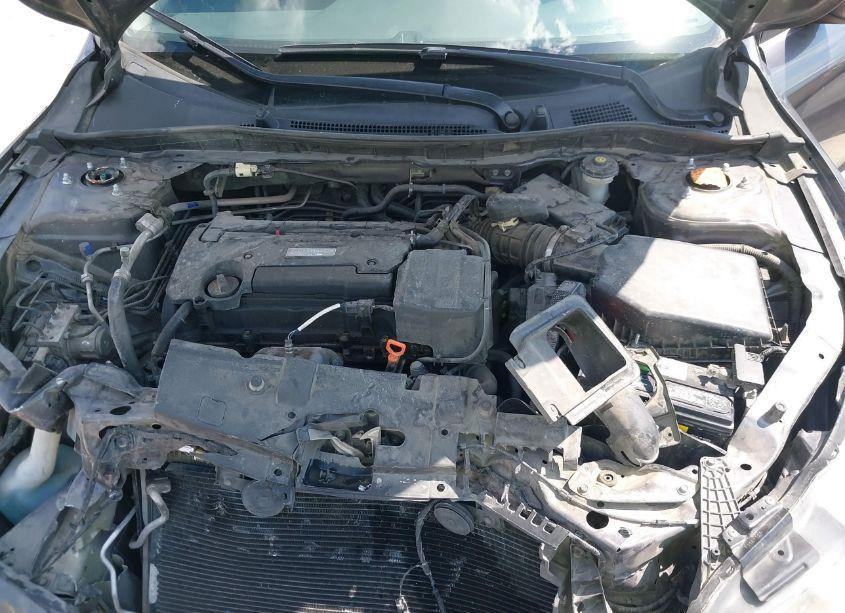 Photo 10 of 2017 Honda Accord LX (VIN 1HGCR2F38HA235432)