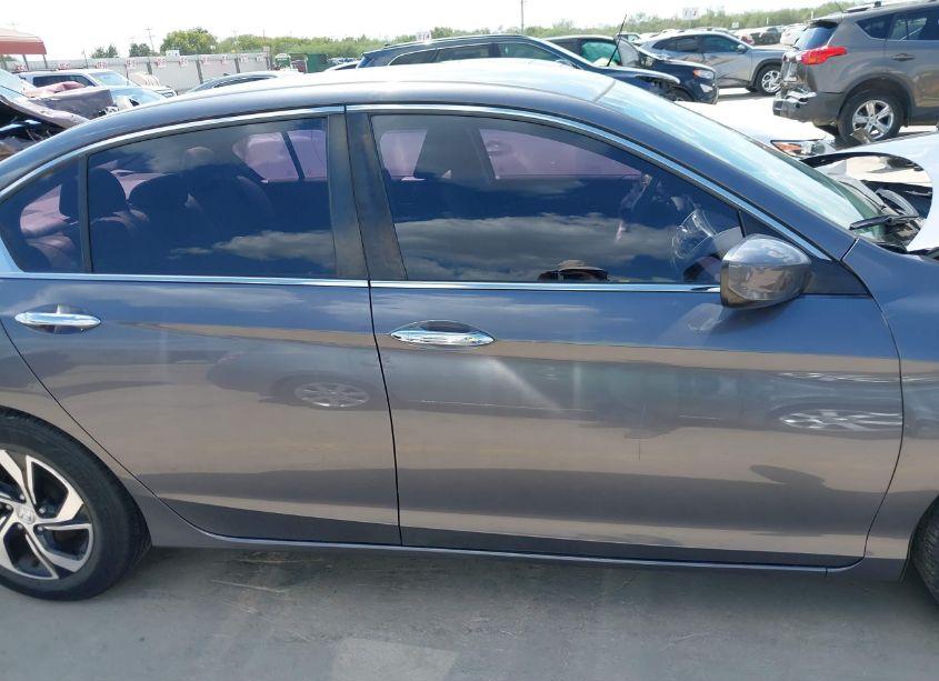 Photo 13 of 2017 Honda Accord LX (VIN 1HGCR2F38HA235432)