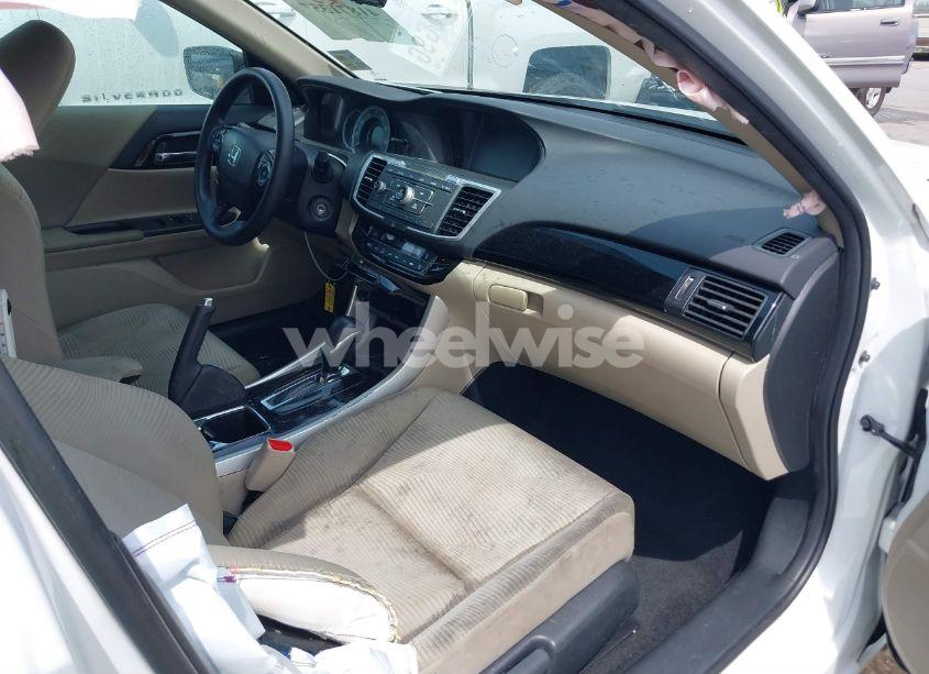 Photo 5 of 2017 Honda Accord LX (VIN 1HGCR2F38HA261450)