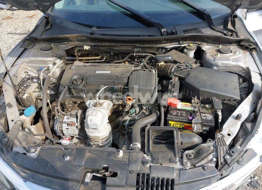 Photo 10 of 2017 Honda Accord LX (VIN 1HGCR2F38HA263831)