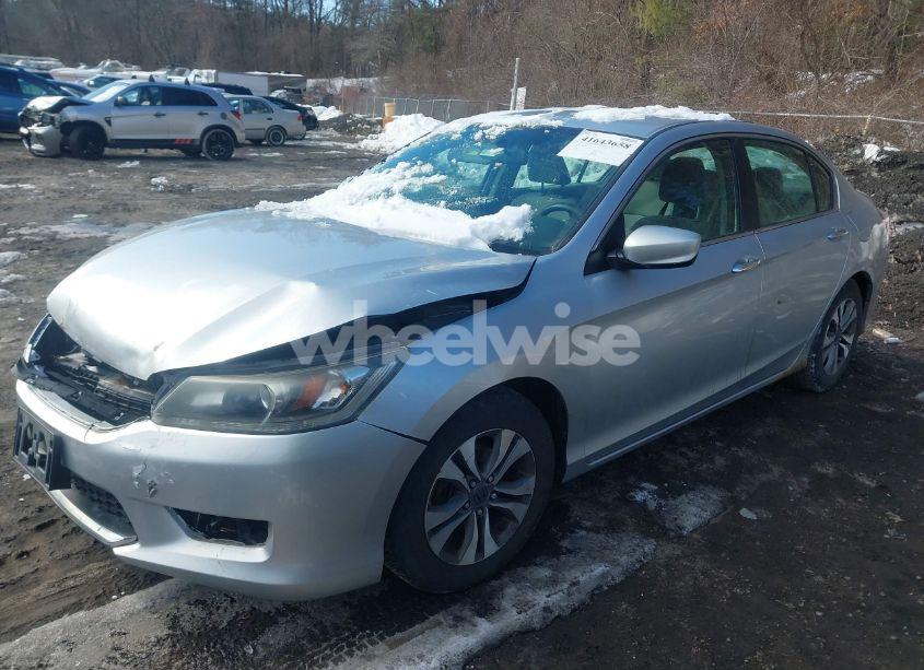 Photo 2 of 2013 Honda Accord LX (VIN 1HGCR2F39DA069562)