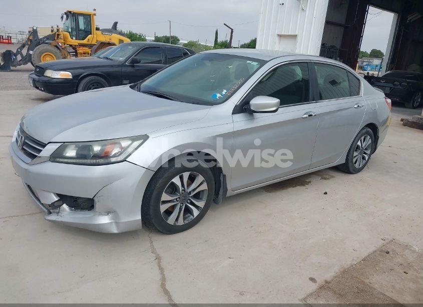 Photo 2 of 2013 Honda Accord LX (VIN 1HGCR2F39DA109722)