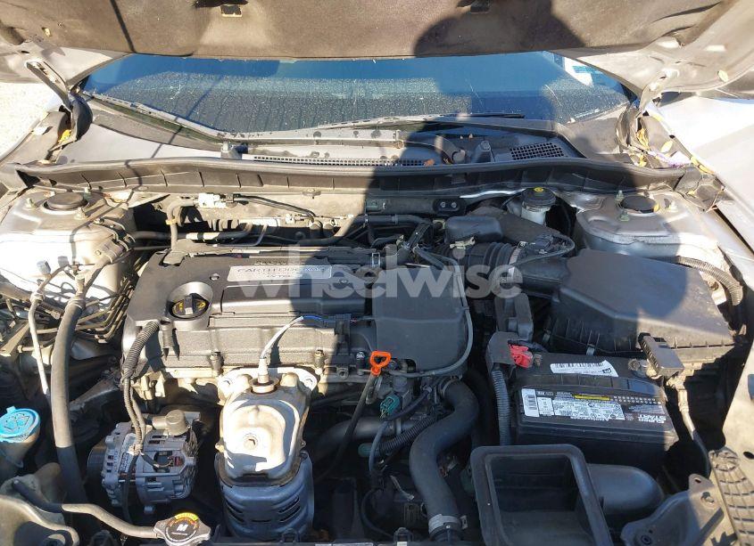 Photo 10 of 2014 Honda Accord LX (VIN 1HGCR2F39EA133441)