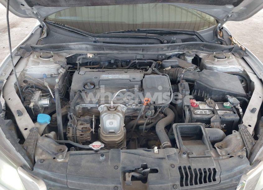 Photo 10 of 2014 Honda Accord LX (VIN 1HGCR2F39EA164642)