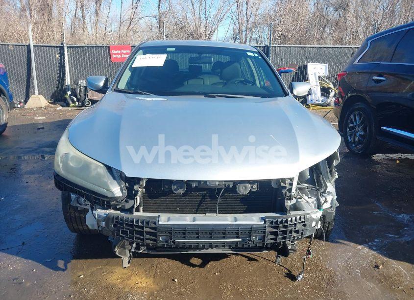 Photo 13 of 2015 Honda Accord LX (VIN 1HGCR2F39FA037875)