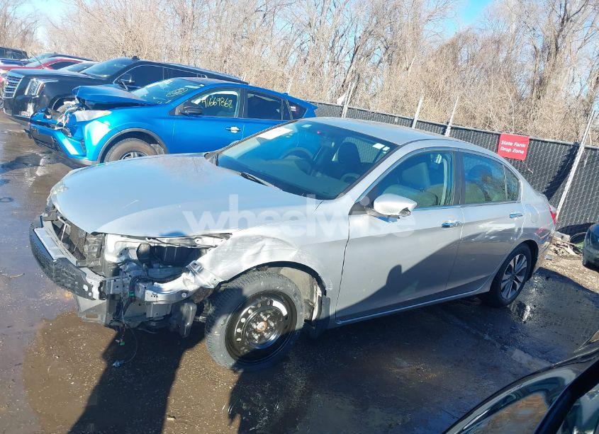 Photo 15 of 2015 Honda Accord LX (VIN 1HGCR2F39FA037875)