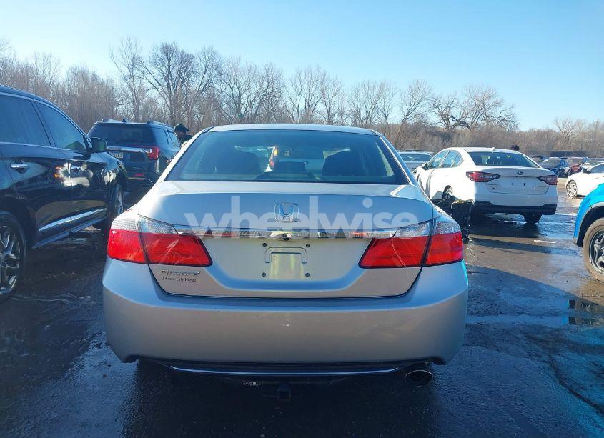 Photo 17 of 2015 Honda Accord LX (VIN 1HGCR2F39FA037875)