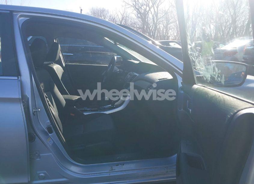 Photo 5 of 2015 Honda Accord LX (VIN 1HGCR2F39FA037875)