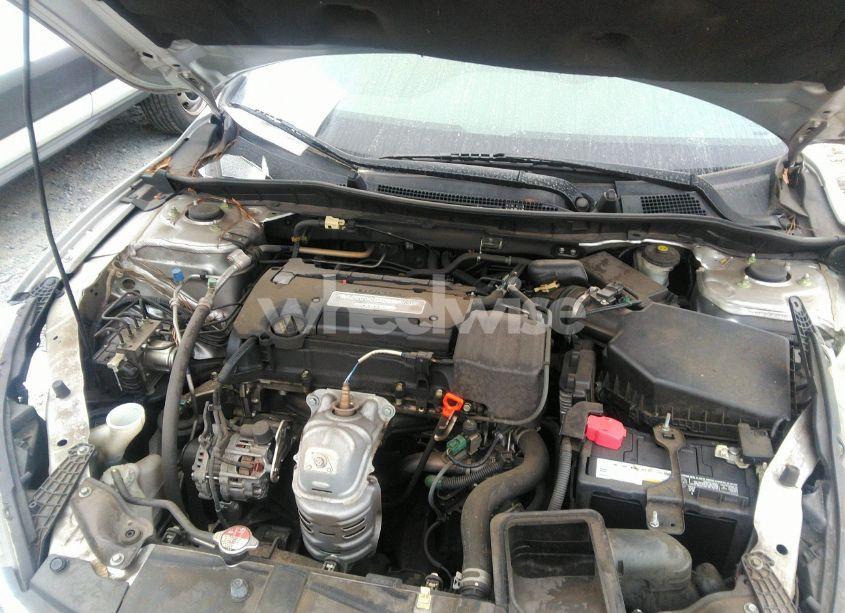 Photo 10 of 2015 Honda Accord LX (VIN 1HGCR2F39FA041621)