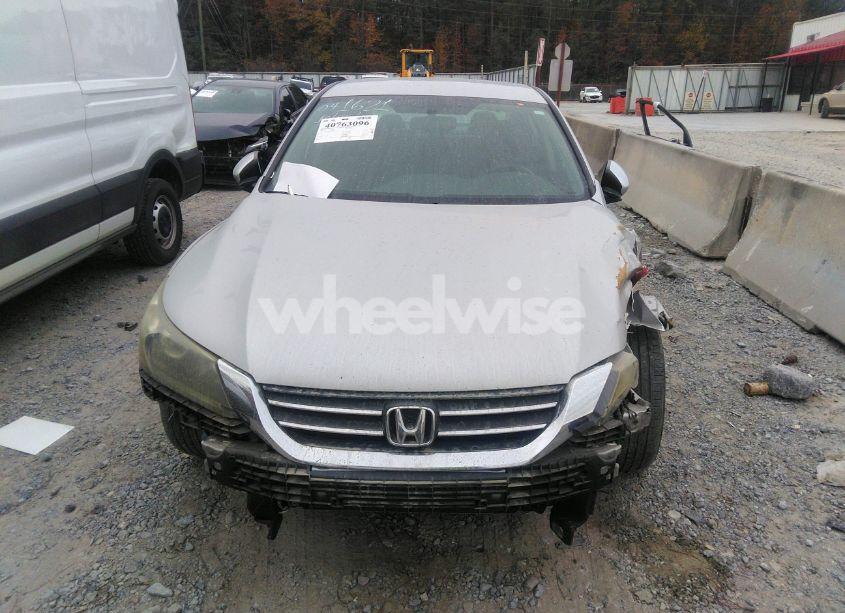 Photo 12 of 2015 Honda Accord LX (VIN 1HGCR2F39FA041621)