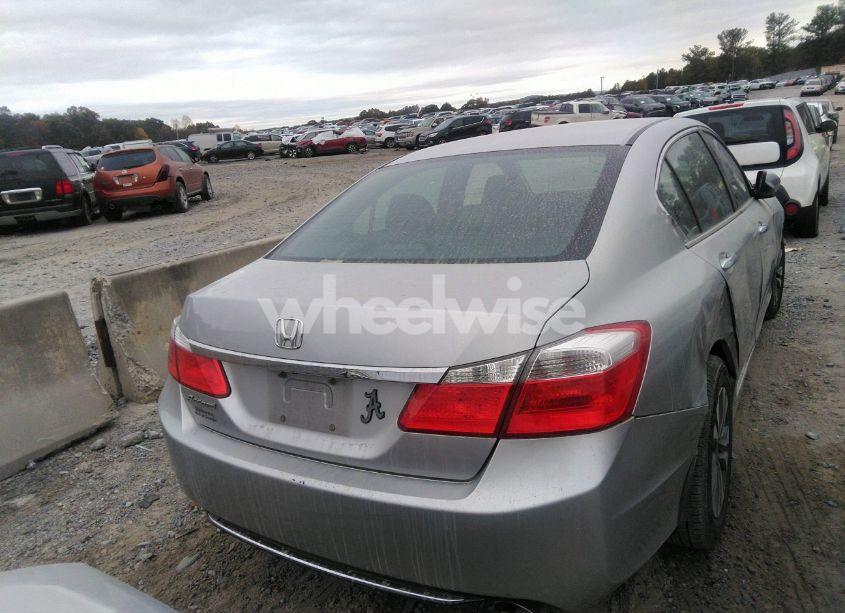 Photo 16 of 2015 Honda Accord LX (VIN 1HGCR2F39FA041621)