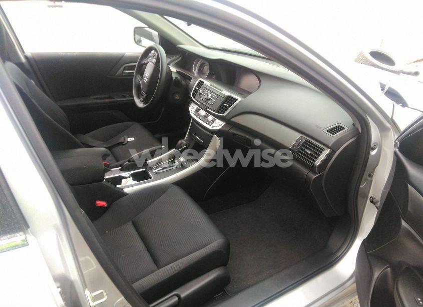 Photo 5 of 2015 Honda Accord LX (VIN 1HGCR2F39FA041621)