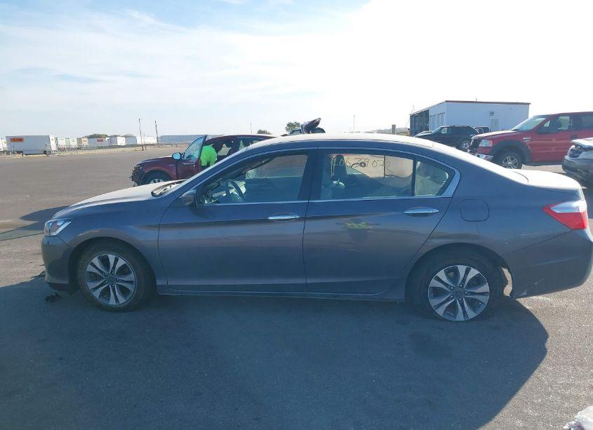 Photo 14 of 2015 Honda Accord LX (VIN 1HGCR2F39FA213517)