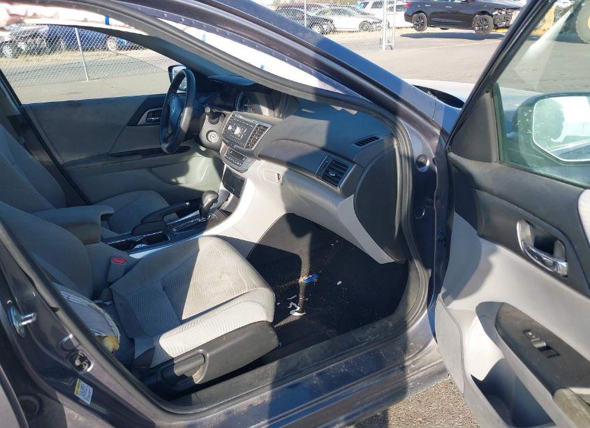 Photo 5 of 2015 Honda Accord LX (VIN 1HGCR2F39FA213517)