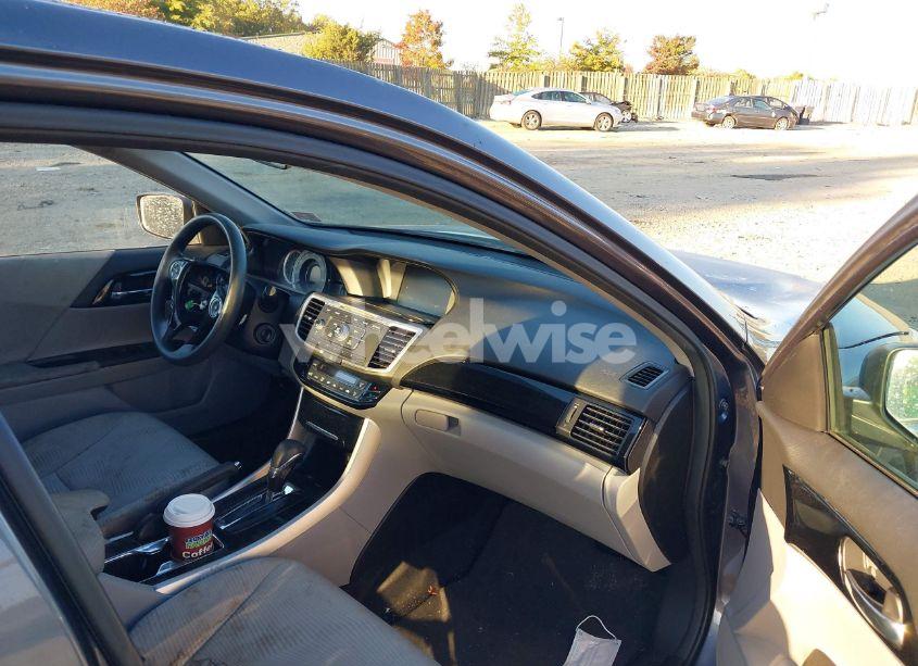 Photo 5 of 2016 Honda Accord LX (VIN 1HGCR2F39GA052426)