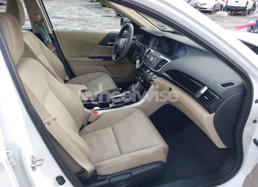 Photo 5 of 2016 Honda Accord LX (VIN 1HGCR2F39GA106923)