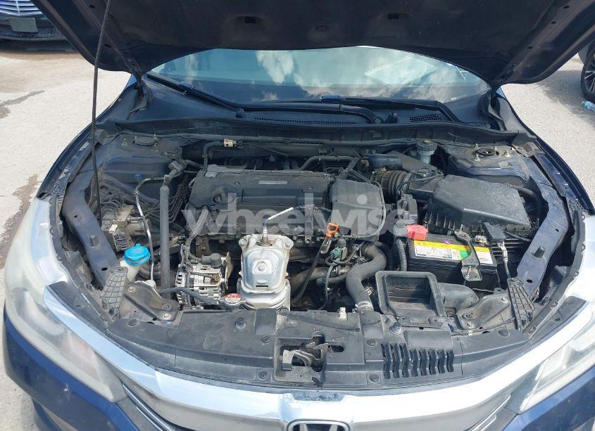 Photo 10 of 2016 Honda Accord LX (VIN 1HGCR2F39GA129277)