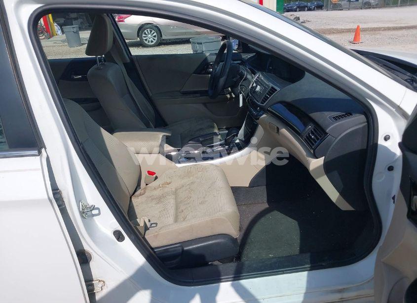 Photo 5 of 2016 Honda Accord LX (VIN 1HGCR2F39GA169424)