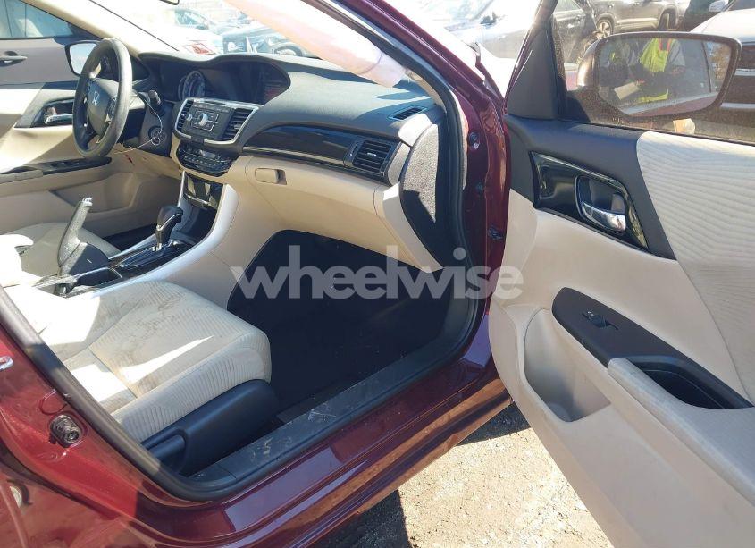 Photo 5 of 2016 Honda Accord LX (VIN 1HGCR2F39GA230366)