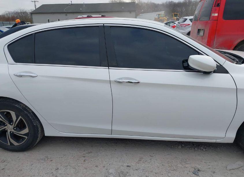 Photo 13 of 2016 Honda Accord LX (VIN 1HGCR2F39GA246440)